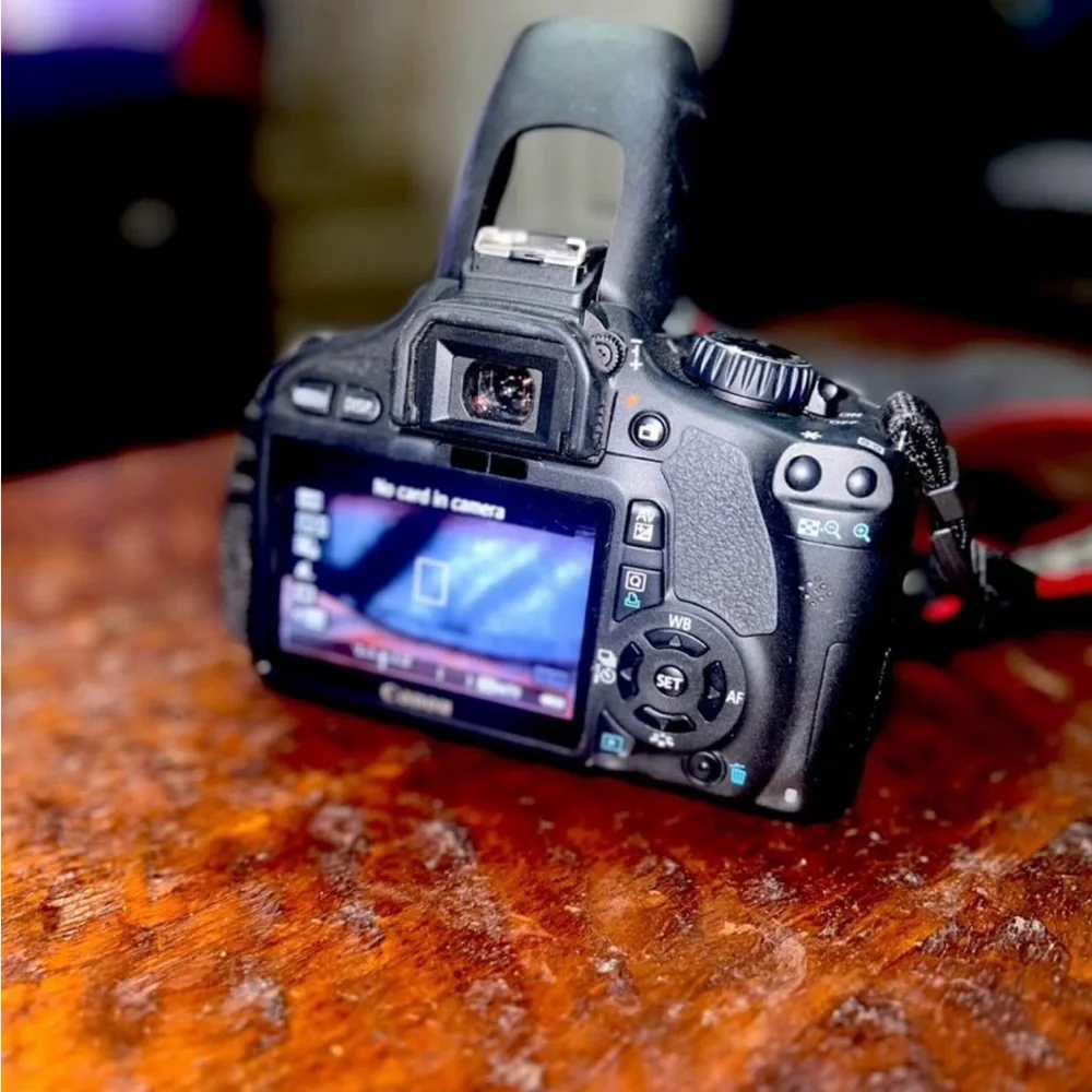 Canon EOS Rebel T2i Camera